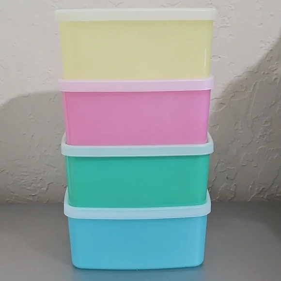 NOS Vintage Tupperware 4 Square Containers with Lids Pastel - Picture 1 of 4
